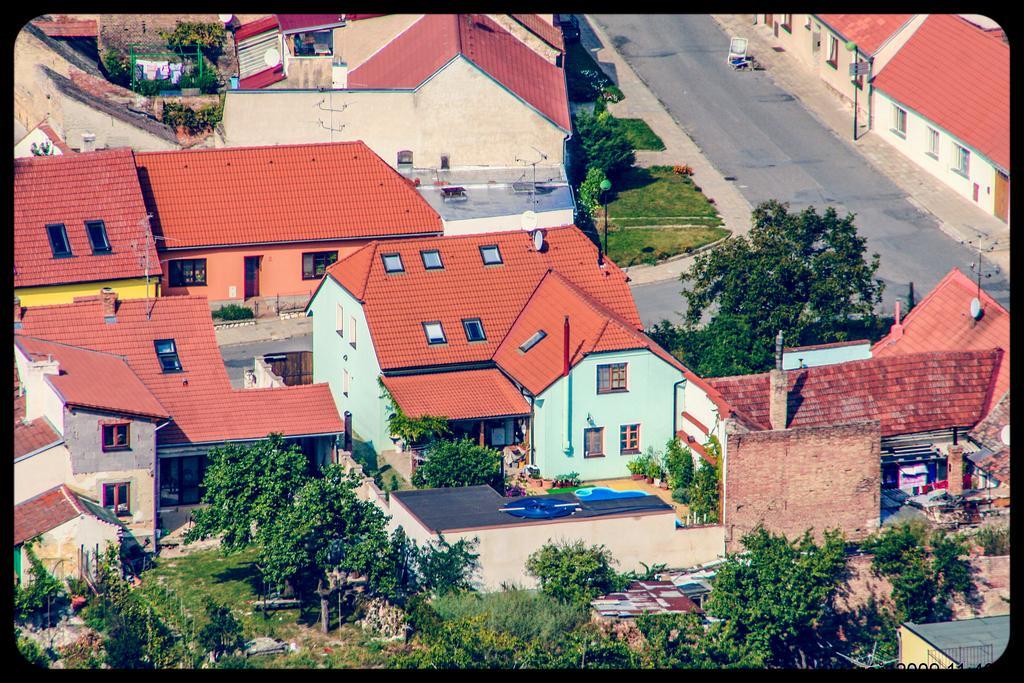 Apartman A Ubytovani U Machu Микулов Екстериор снимка